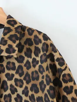 Evropske in Ameriške ženske dolgo sleeved svoboden-arc robom leopard print majica vrh žensk jeseni 2021 nova