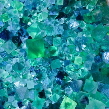 Naravni fluorite octahedron vzorec zdravljenja kristalno naravnega kamna gemstone octahedron vzorcu mešanih velikost