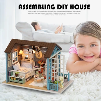 DIY Miniaturni Lutke Z Mini Pohištvo LED Luči HandmadeBuilding Model Počitnice Lutka Hiša Igrače Diy igrače