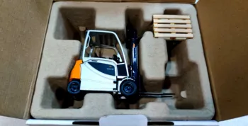Posebna 1:25 viličarja rx20-20 nemški zlitine tovornjaka viličarja model Z leseno paleto, Na spodnji bin mogoče odpreti