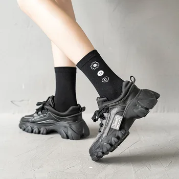 2021 Nove modne dame ne-gleženj moda posadke nogavice nevtralno igre abeceda črno in belo spomladi in poleti visoko kakovostne nogavice